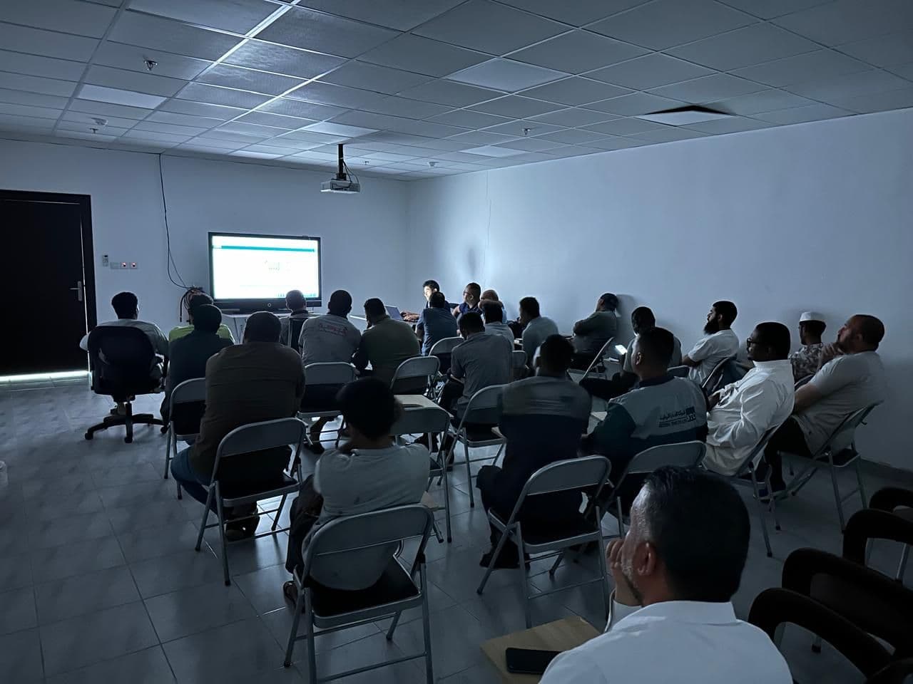خدمات تدريب السائقين والفنيين 